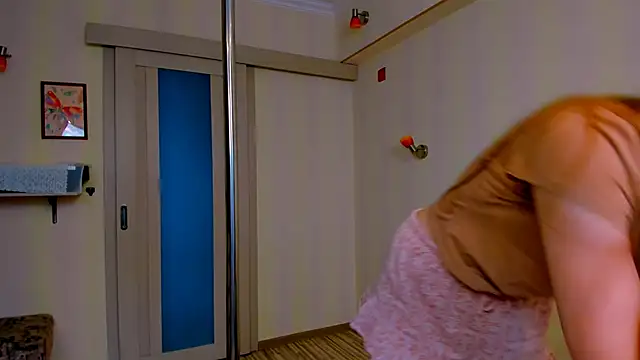 Fire Luna online show from November 2025 06:51:02 AM