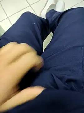 Snapshot of gatmoreno1 chatting on October 2025 04:19:02 PM gatmoreno1 online show from October 2025 04:19:02 PM