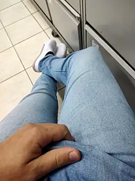 Snapshot of gatmoreno1 chatting on October 2025 02:29:02 PM gatmoreno1 online show from October 2025 02:29:02 PM