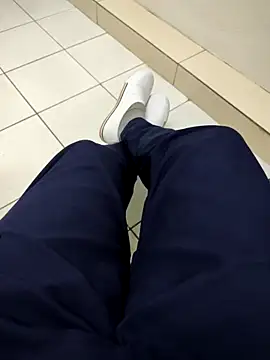 Snapshot of gatmoreno1 chatting on October 2025 04:21:01 PM gatmoreno1 online show from October 2025 04:21:01 PM