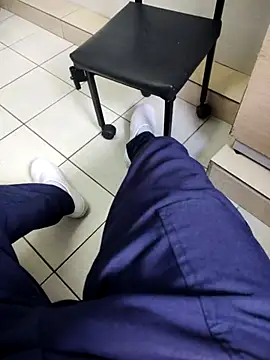 Snapshot of gatmoreno1 chatting on November 2025 04:23:02 PM gatmoreno1 online show from November 2025 04:23:02 PM