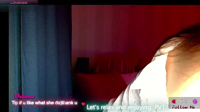 LilyXSky online show from November 2025 04:00:01 PM