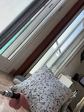 AlaskaLover online show from April 2026 08:32:01 AM