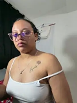Snapshot of angela_angels_ chatting on June 2026 02:53:01 AM angela angels online show from June 2026 02:53:01 AM