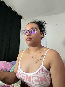 Snapshot of angela_angels_ chatting on June 2026 03:45:02 AM angela angels online show from June 2026 03:45:02 AM