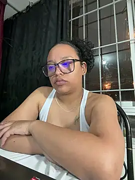 Snapshot of angela_angels_ chatting on June 2026 02:07:01 AM angela angels online show from June 2026 02:07:01 AM