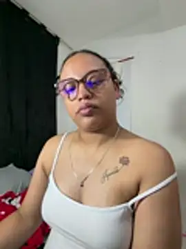 Snapshot of angela_angels_ chatting on June 2026 02:11:02 AM angela angels online show from June 2026 02:11:02 AM