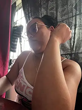 Snapshot of angela_angels_ chatting on June 2026 04:12:01 PM angela angels online show from June 2026 04:12:01 PM