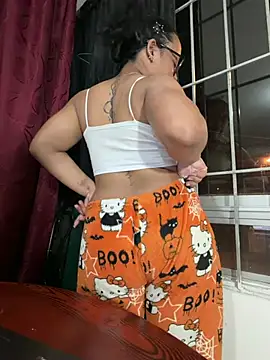 Snapshot of angela_angels_ chatting on June 2026 02:17:02 AM angela angels online show from June 2026 02:17:02 AM