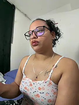 Snapshot of angela_angels_ chatting on July 2026 03:07:01 AM angela angels online show from July 2026 03:07:01 AM