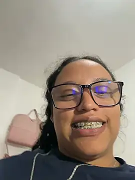Snapshot of angela_angels_ chatting on June 2026 02:31:01 AM angela angels online show from June 2026 02:31:01 AM