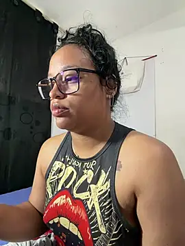 Snapshot of angela_angels_ chatting on July 2026 01:37:01 PM angela angels online show from July 2026 01:37:01 PM