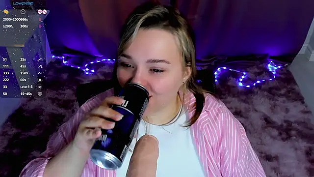 Snapshot of AlliceBrown_ chatting on February 2025 12:17:02 PM AlliceBrown online show from February 2025 12:17:02 PM