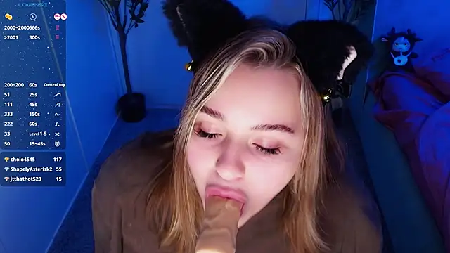 Snapshot of AlliceBrown_ chatting on December 2024 09:39:02 AM AlliceBrown online show from December 2024 09:39:02 AM