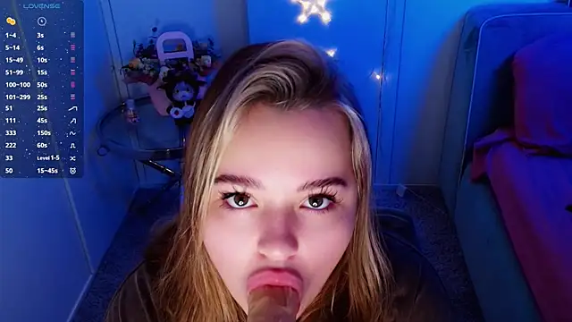 Snapshot of AlliceBrown_ chatting on December 2024 06:14:01 AM AlliceBrown online show from December 2024 06:14:01 AM