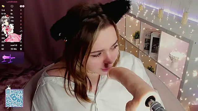 Snapshot of AlliceBrown_ chatting on March 2025 10:05:01 AM AlliceBrown online show from March 2025 10:05:01 AM