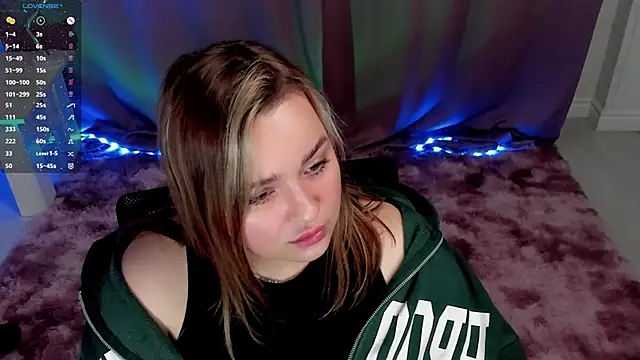 Snapshot of AlliceBrown_ chatting on February 2025 01:08:02 PM AlliceBrown online show from February 2025 01:08:02 PM