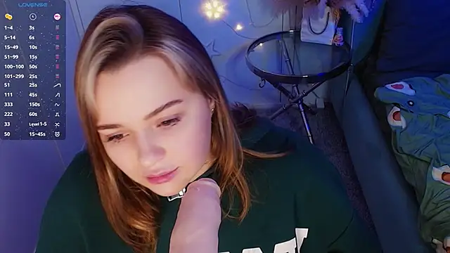 Snapshot of AlliceBrown_ chatting on January 2025 04:12:01 PM AlliceBrown online show from January 2025 04:12:01 PM