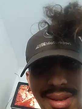 Juliano69xv online show from February 2026 10:37:01 AM