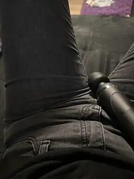 Ana-05 online show from December 2025 12:06:01 PM