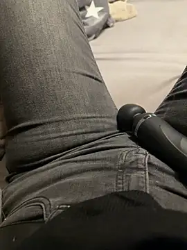 Ana-05 online show from October 2025 07:44:02 PM