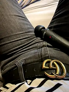 Ana-05 online show from October 2025 03:35:01 PM