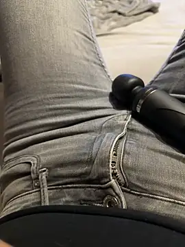 Ana-05 online show from October 2025 06:16:01 PM