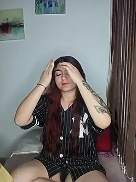 Snapshot of carolayrosse chatting on November 2025 05:41:01 AM carolayrosse online show from November 2025 05:41:01 AM