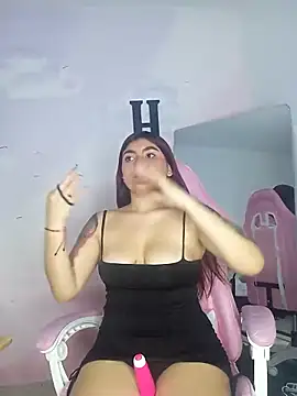 Snapshot of carolayrosse chatting on October 2025 03:17:02 AM carolayrosse online show from October 2025 03:17:02 AM