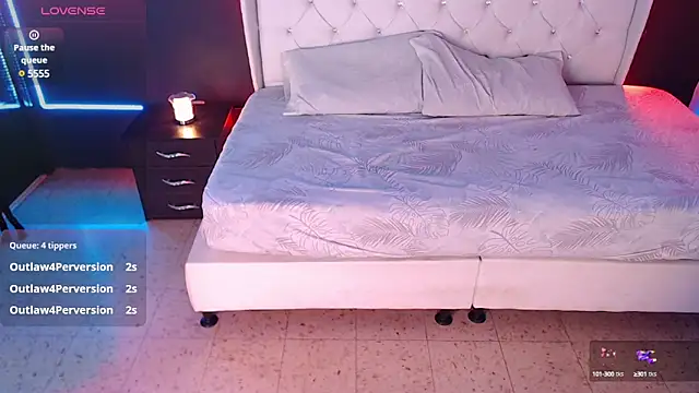 Snapshot of Danielle-Smithh chatting on March 2025 02:46:02 AM Danielle-Smithh online show from March 2025 02:46:02 AM