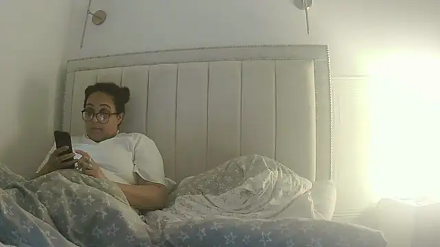 vanilla chocolate23 online show from April 2026 08:10:01 PM