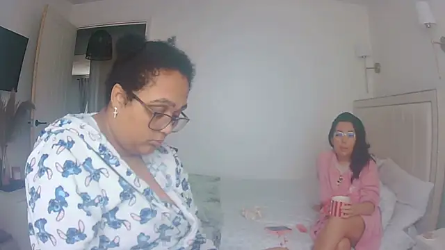 vanilla chocolate23 online show from April 2026 11:06:01 AM