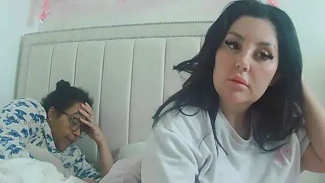 vanilla chocolate23 online show from November 2025 09:45:02 AM