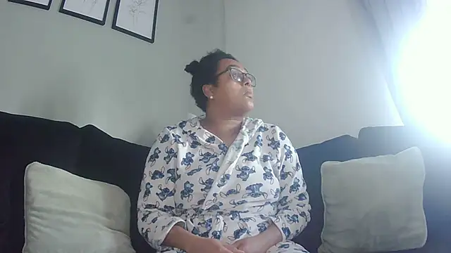 vanilla chocolate23 online show from November 2025 10:19:01 AM