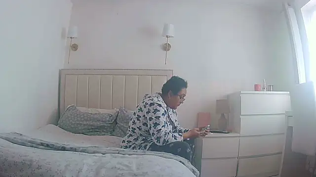 vanilla chocolate23 online show from March 2026 12:00:02 PM