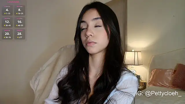 Snapshot of PettyCloeh chatting on November 2025 09:26:01 PM PettyCloeh online show from November 2025 09:26:01 PM