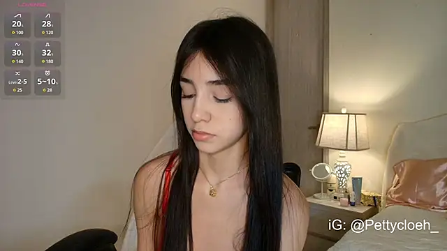 Snapshot of PettyCloeh chatting on November 2025 10:43:02 PM PettyCloeh online show from November 2025 10:43:02 PM