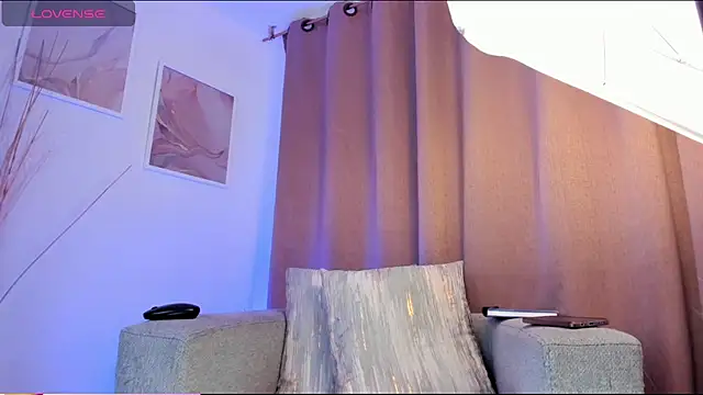 Angie Pirss online show from October 2025 11:38:01 PM