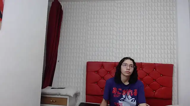 Snapshot of Roxy_Lux chatting on February 2025 02:26:02 PM Roxy Lux online show from February 2025 02:26:02 PM