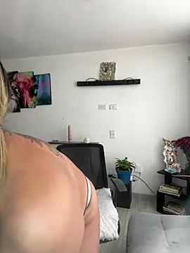 Snapshot of _Maraa chatting on February 2026 05:32:01 PM Maraa online show from February 2026 05:32:01 PM