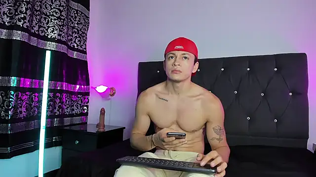 Snapshot of Angel_Cuervo chatting on March 2025 12:45:01 PM Angel Cuervo online show from March 2025 12:45:01 PM