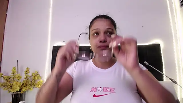 Nicol Love0 online show from May 2026 11:24:02 AM