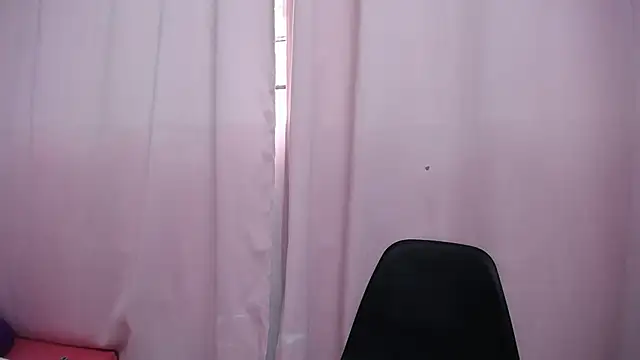 Nicol Love0 online show from September 2025 12:08:02 PM
