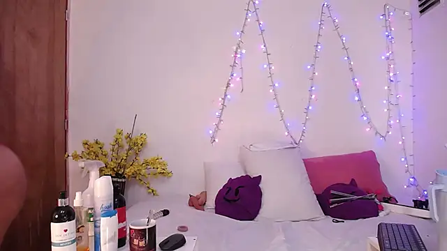 Nicol Love0 online show from January 2026 12:53:01 PM