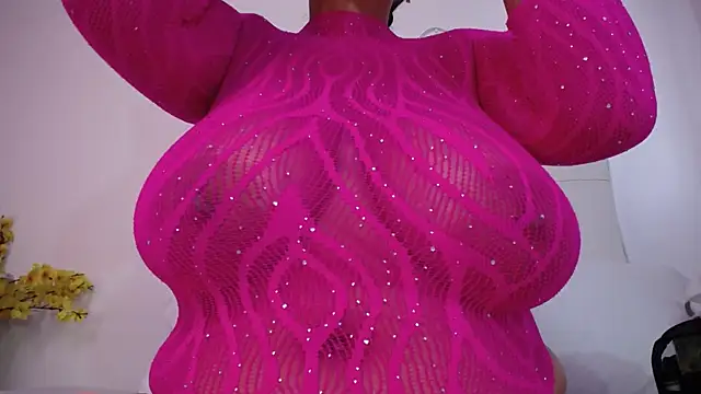 Nicol Love0 online show from March 2026 12:16:01 PM