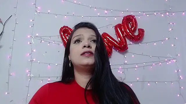Nicol Love0 online show from February 2025 02:02:01 PM