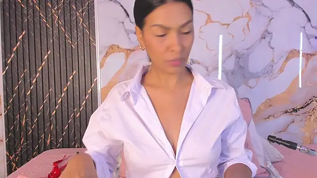 Alyson-a online show from April 2026 01:06:02 PM