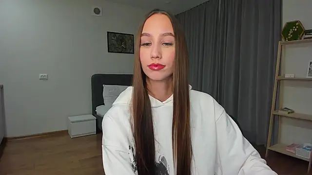 your emily  online show from December 2024 06:44:01 PM