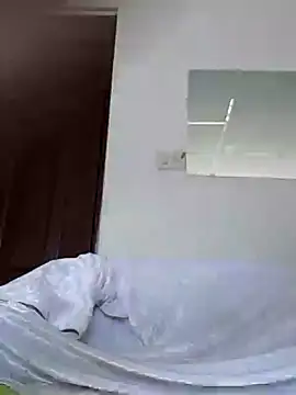 GilberMxx online show from December 2025 04:44:01 PM