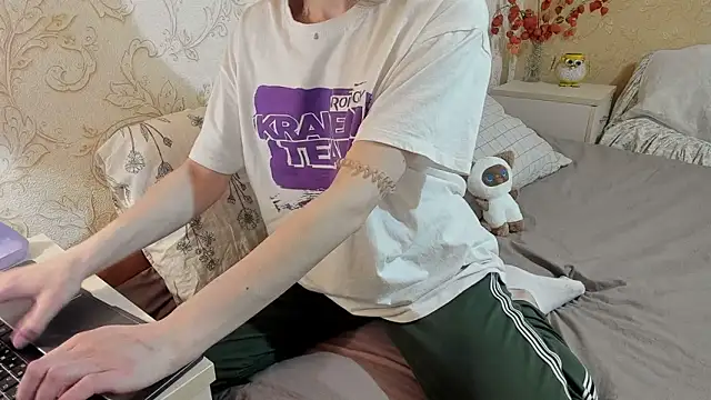 SunnyJoysx online show from November 2025 12:42:01 PM